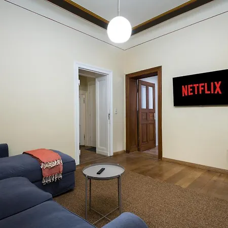 Super Zentral Super Schoener Altbau In Moabit Rostockerstrasse Im Herzen Von Berlin Fuer Bis Zu 6 Personen